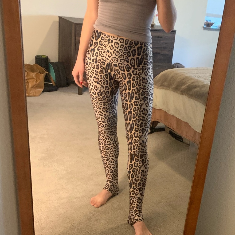 Leopard Print Leggings - Picture 4 of 4